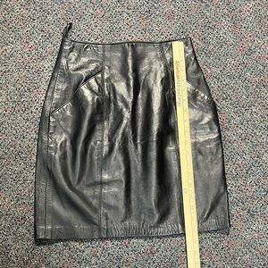 Chic Black Leather Pencil Skirt